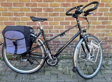 KOGA reisfiets met tassen