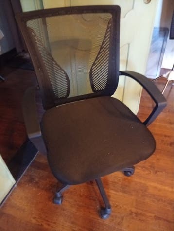 Bureaustoel/ zeteltje/salontafel/bureau te geef