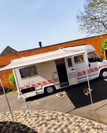 Peugeot j5 2.5 TD Autostar 526