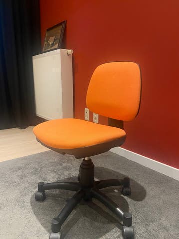 Bureaustoel gratis wegens aankoop nieuwe