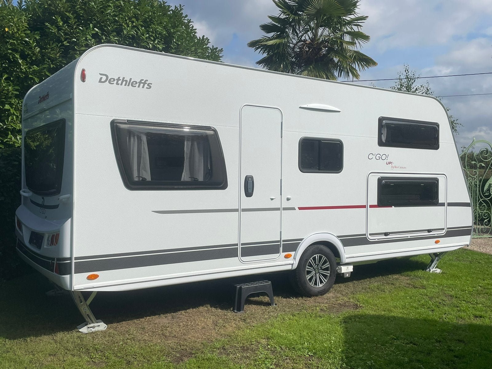 Caravan Dethleffs 525kr,7 pers. Stapelbed,Mover, hoge plafon