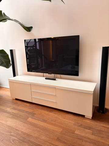 Tv-meubel en salontafel wit