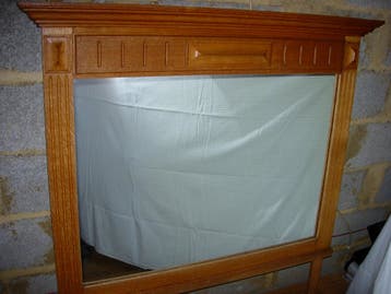 Spiegel met eikenhouten frame breedte 96 (106) hoogte 84cm