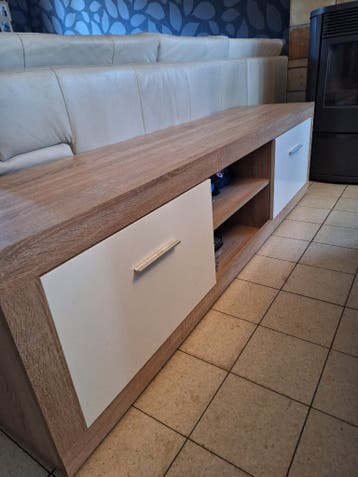 Tv kast gratis