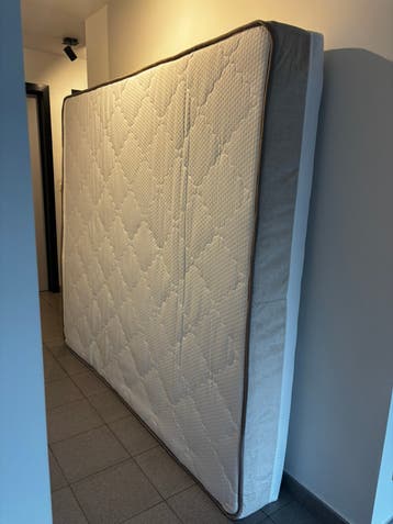 GRATIS 2-persoons matras (180x200 cm)