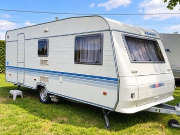 In uitstekende staat 6 pers. Adria 542 stapelbed,Mover, tent