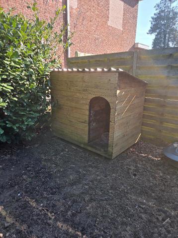 GRATIS: Zeer groot en geïsoleerd hondenhok (duurzaam hout)