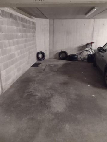 Te huur recente ondergrondse parking te  Melsbroek.