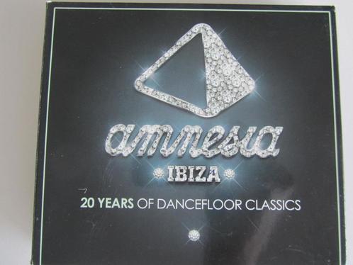4CDBOX AMNESIA IBIZA « 20 ANS DE CLASSIQUES DU DANCEFLOOR », CD & DVD, CD | Dance & House, Utilisé, Techno ou Trance, Coffret