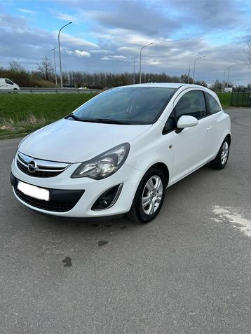 Opel corsa 1.2 benzine 2014 in uitstekende staat 