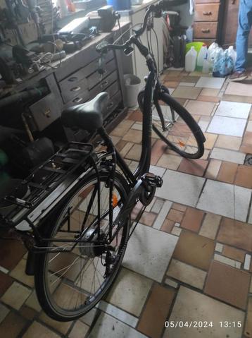Vélo électrique Urban City 28, noir