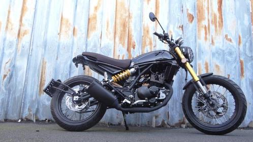 Gloednieuwe Caféracer 125cc WBI Blinkend zwart, Motoren, Motoren | Overige merken, Bedrijf, Scooter, 1 cilinder, Ophalen of Verzenden