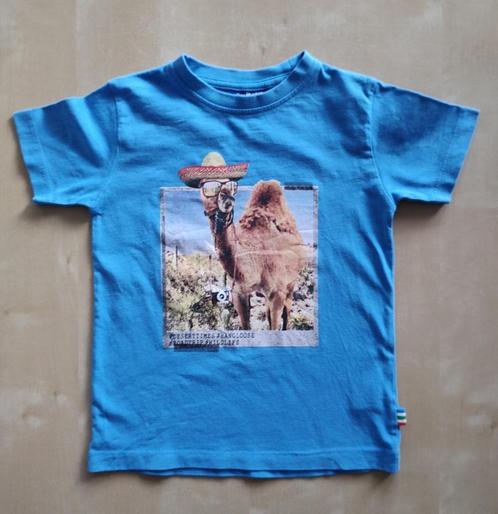 Mooie helderblauwe t-shirt dromedaris, maat 104, Enfants & Bébés, Vêtements enfant | Taille 104, Comme neuf, Garçon, Chemise ou À manches longues