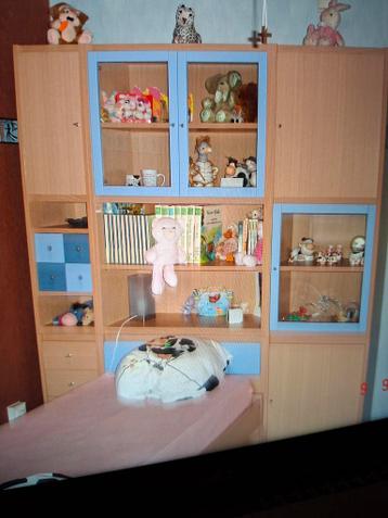 Jeugdslaapkamer + bureau