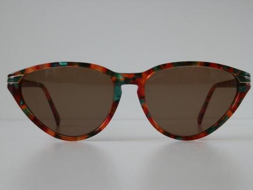 Lacoste zonnebril. Vintage., Handtassen en Accessoires, Zonnebrillen en Brillen | Dames, Zo goed als nieuw, Zonnebril, Overige merken