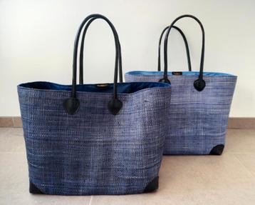 2 TRENDY RUIME STEVIGE RIETEN WINKELTASSEN BLAUW