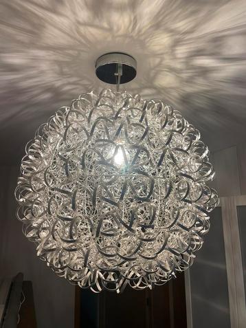 Lamp zilverkleurig design 