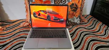 À vendre MacBook Pro 13" i7 16gb ram , 512gb ssd