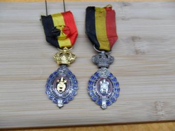 Vintage 2 médailles du travail Belgique  état voir photos