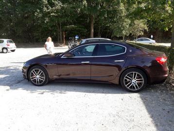 Maserati Ghibli prachtwagen in bordeaux, nieuwstaat 45000 km