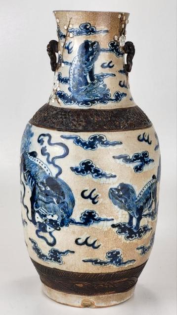 Vase chinois ancien avec photos de chiens - Marqué 