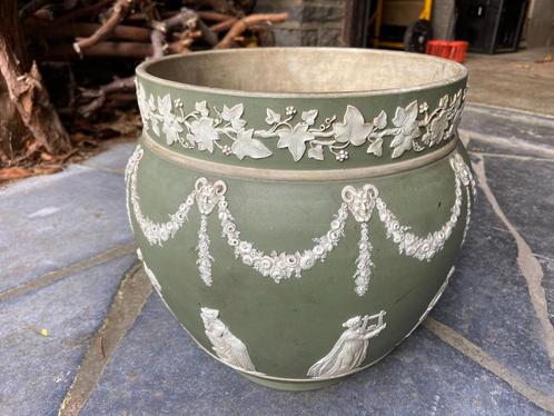Grand cache-pot en biscuit de porcelaine de Wedgwood, Antiquités & Art, Antiquités | Porcelaine, Enlèvement