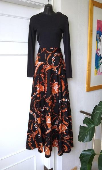Anne Helsinki vintage zwarte rok met oranje bloemen, mt 36