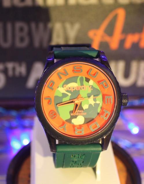 horloge Superdry Tokyo-horloge SYG145CN, Bijoux, Sacs & Beauté, Montres | Hommes, Comme neuf, Montre-bracelet, Synthétique, Enlèvement ou Envoi