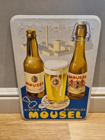 Enseigne publicitaire pour la bière Mousel