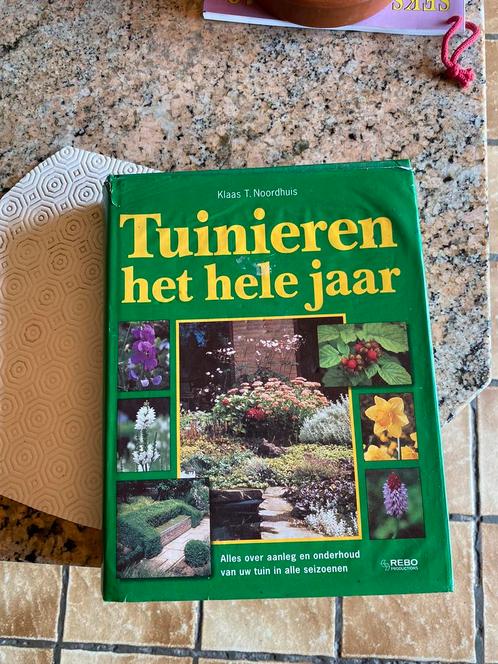 K.T. Noordhuis - Tuinieren het hele jaar, Boeken, Natuur, Ophalen of Verzenden
