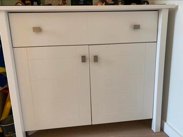 Commode blanche chambre Enfant / bébé en très bon état 