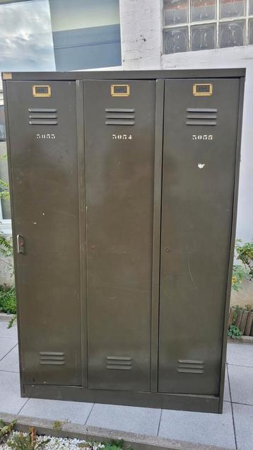 Antiek militair metalen kastje om te geven