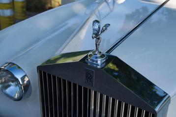 Voiture de mariage Rolls Royce silver cloud à louer 