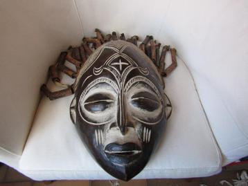 Extraordinaire masque africain, origine Angola