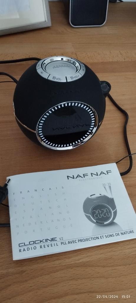 Radio Réveil Naf Naf Clockine V2, Electroménager, Réveils, Comme neuf, Digital, Enlèvement