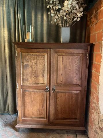 Armoire d'entrée en chêne pour manteaux