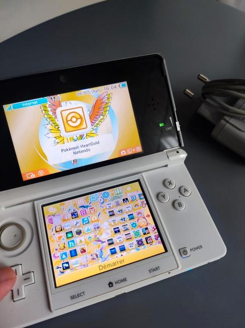 Nintendo 3DS 32Giga avec tout les Pokémon, Consoles de jeu & Jeux vidéo, Consoles de jeu | Nintendo 2DS & 3DS, 3DS, Jaune