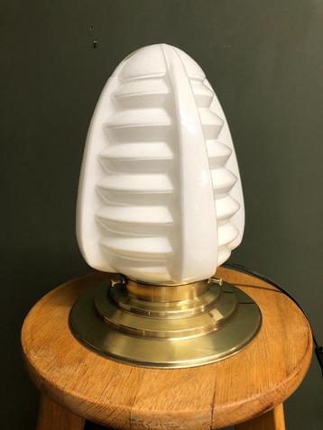Belle lampe de table Art Déco en forme de gratte-ciel restau