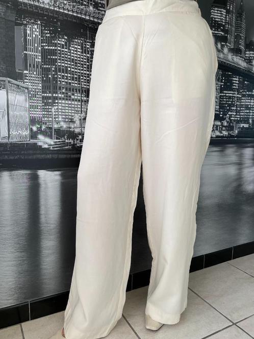 gekleedde beige broek NILL'S Collection - Size 40, Vêtements | Femmes, Culottes & Pantalons, Comme neuf, Taille 38/40 (M), Beige