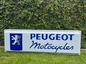 Werkende lichtreclame/ lichtbak Peugeot motocycles