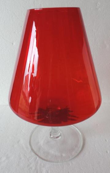 Vase en verre  rouge MURANO 1950 parfait état 