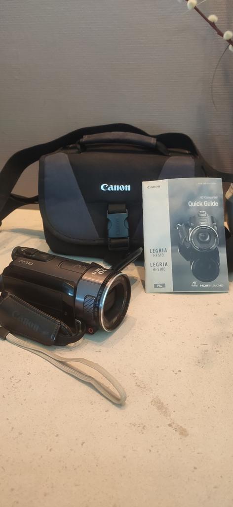 Canon LEGRIA hfs100 videocamera + Draagtas, TV, Hi-fi & Vidéo, Caméscopes numériques, Comme neuf, Canon, Enlèvement ou Envoi
