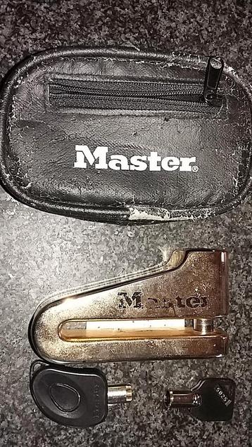 Master slot gold met twee sleutels