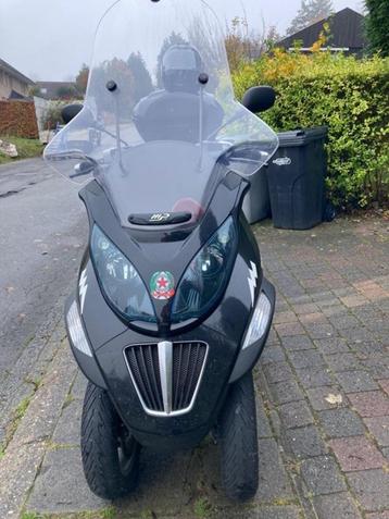 Piaggio MP3 400