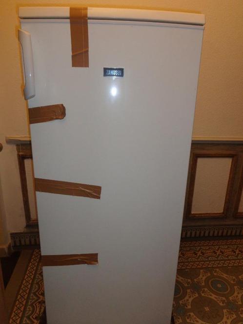 Frigo Zanussi ZRA 25600 WA, Electroménager, Réfrigérateurs & Frigos, Comme neuf, Sans bac à congélation, 200 litres ou plus, 120 à 140 cm