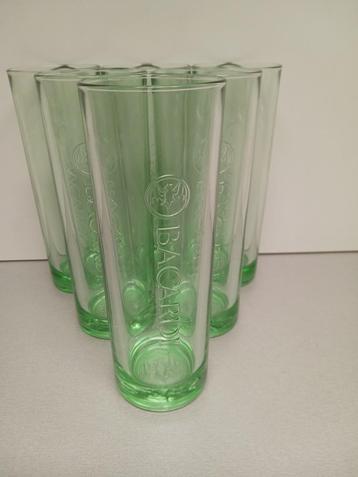 Verres Bacardi Long Drink, couleur verte - H = 15 cm.