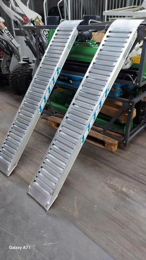 NIEUWE verstevigde aluminium oprijplaten 2m of 2m50!! STUNT!, Autos : Divers, Remorques Pièces, Comme neuf, Enlèvement ou Envoi