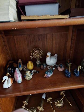 Collection de figurines de petits canards porcelaine, métal.