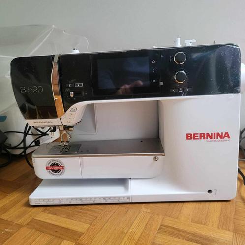 Bernina B590 inclusief SDT borduurmodule, Hobby en Vrije tijd, Naaimachines en Toebehoren, Zo goed als nieuw, Naaimachine, Bernina