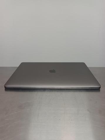 MacBook Pro 15" 2018 - i7 - 2.2GHz - 16Go - SSD TouchBar